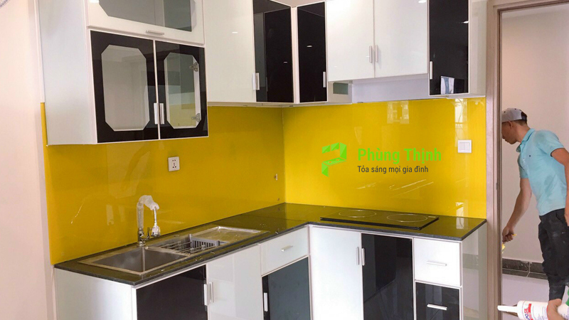 Tủ nhôm cánh kính hiện đại