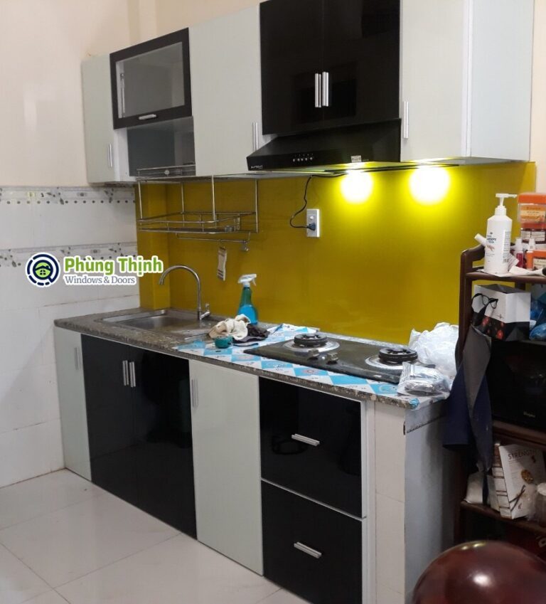 Kinh nghiệm chọn tủ bếp nhôm kính bền đẹp