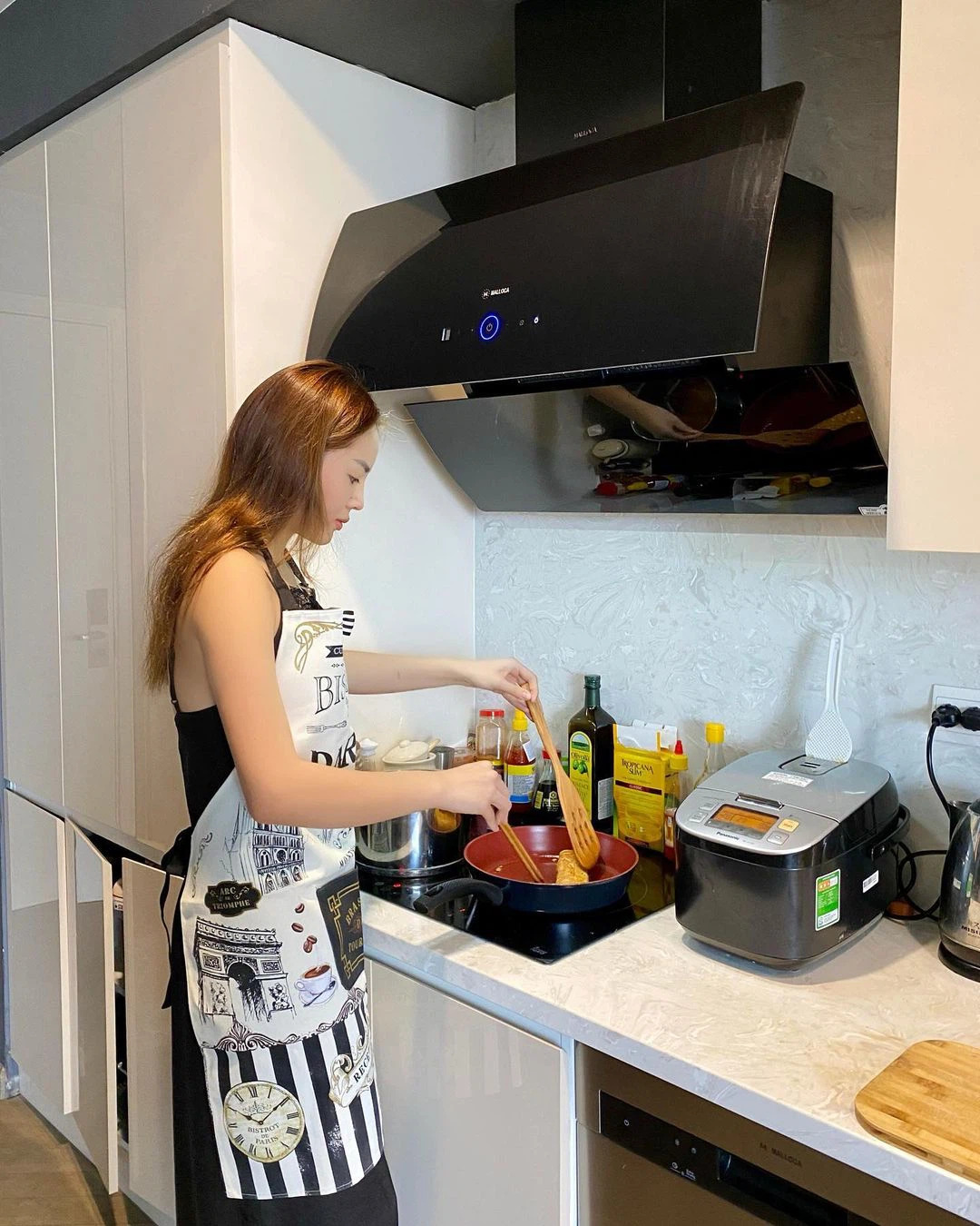 Căn bếp đẹp của hoa hậu Kỳ Duyên