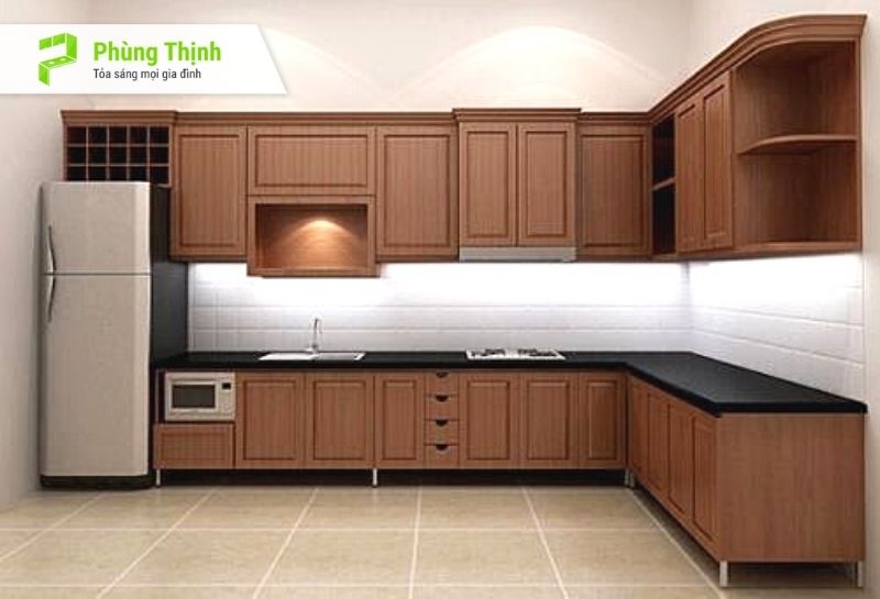 Tủ bếp nhôm vân gỗ có thiết kế cho lò nướng