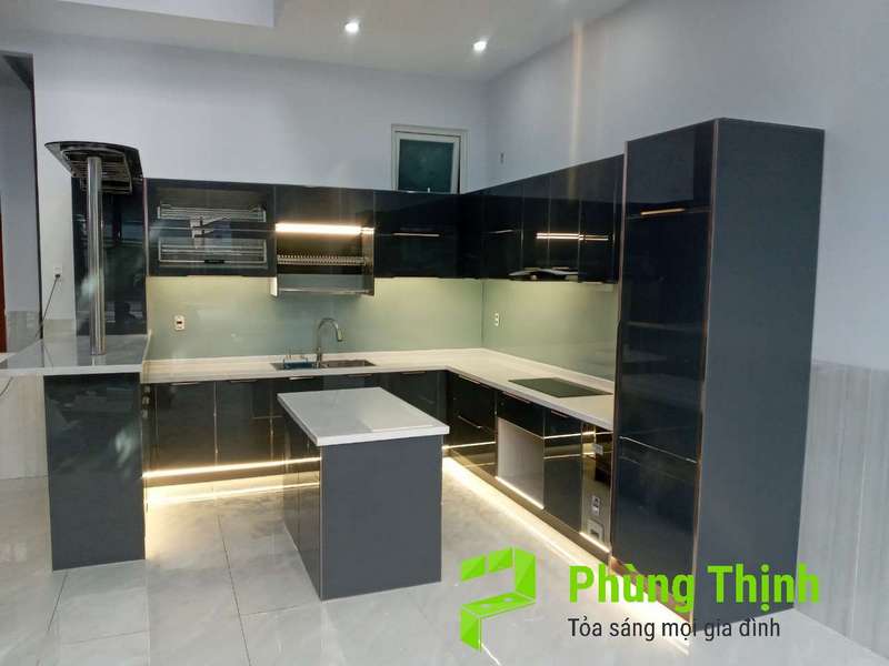 Cải tạo, gia cố khung tủ bếp là cách cải tạo đơn giản nhưng mang lại diện mạo hoàn toàn mới cho không gian bếp