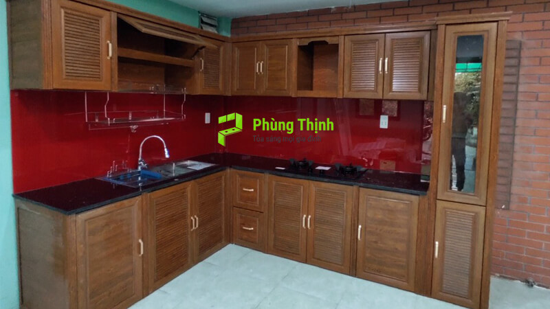 Tủ bếp nhôm Omega vân gỗ 