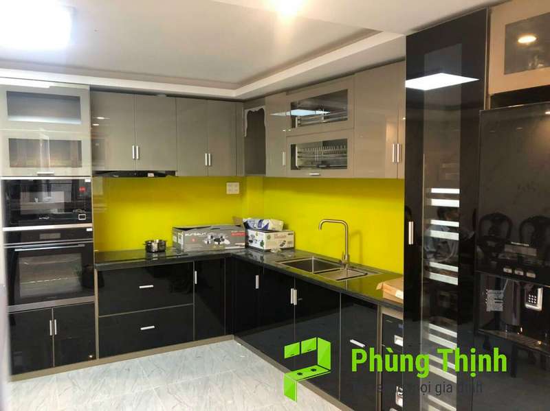 Tủ bếp nhôm kính Phùng Thịnh