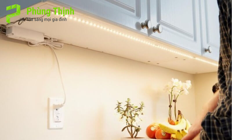 Đèn LED dây dán cho tủ bếp