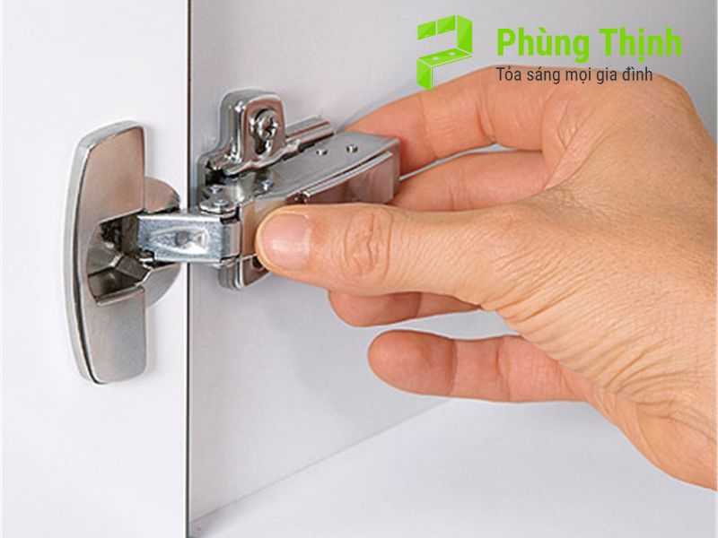 Lưu ý khi điều chỉnh các loại bản lề tủ bếp khác nhau