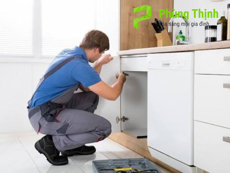 Khi nào bạn nên gọi thợ thay vì tự sửa tại nhà?