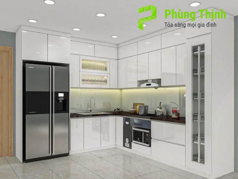 Quy tắc 'tam giác làm việc' đảo ngược cho người thuận tay trái