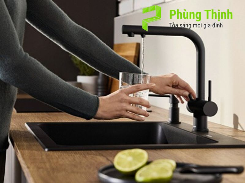 Có những thiết bị nhà bếp nào dành riêng cho người thuận tay trái không?