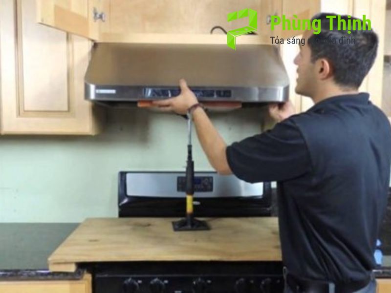 Những rủi ro khi lắp đặt máy hút mùi sai khoảng cách