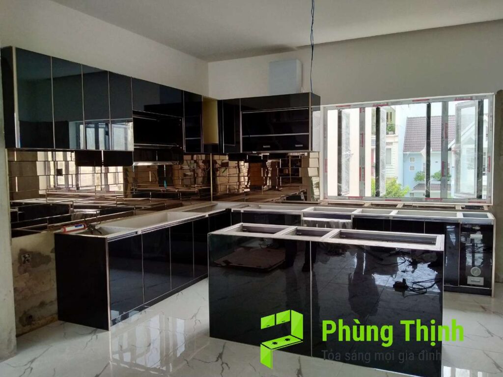 Hậu tủ bếp là gì và vai trò trong căn bếp?