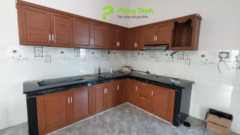 Kinh nghiệm chọn tủ bếp nhôm để không bị cong vênh