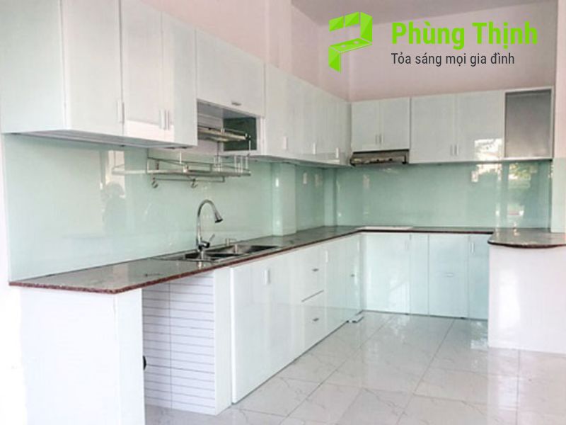Tủ bếp nhôm sơn tĩnh điện có bền màu không?