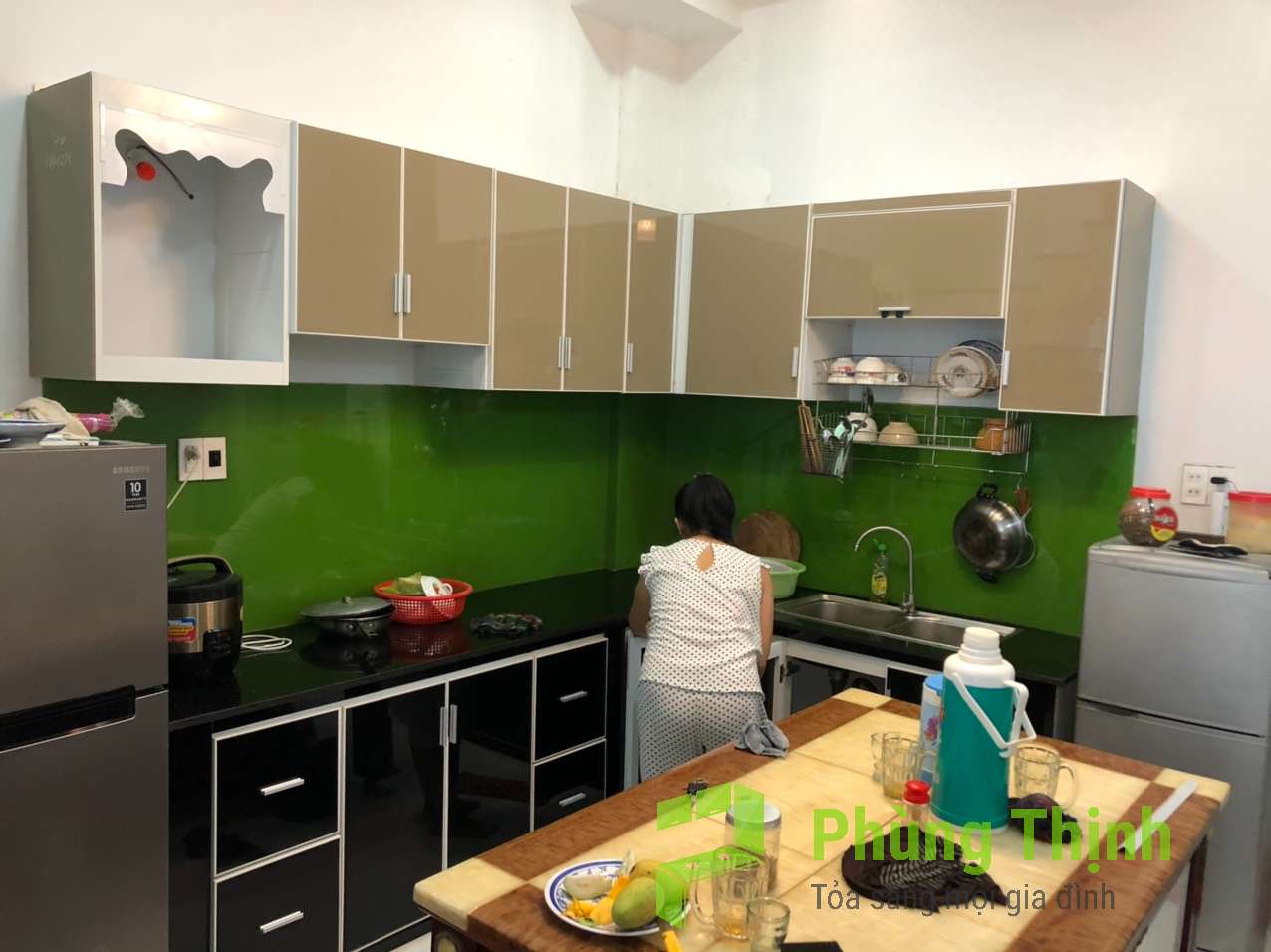 Quy Trình Thi Công Tủ Bếp Nhôm Kính Của Bếp Phùng Thịnh Tại Bình Hưng Hòa